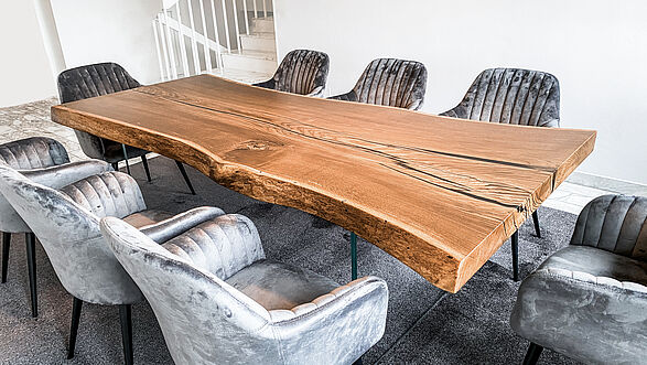 Baumtisch Stammdesign Esstisch massivholz rustikal Designer Tisch