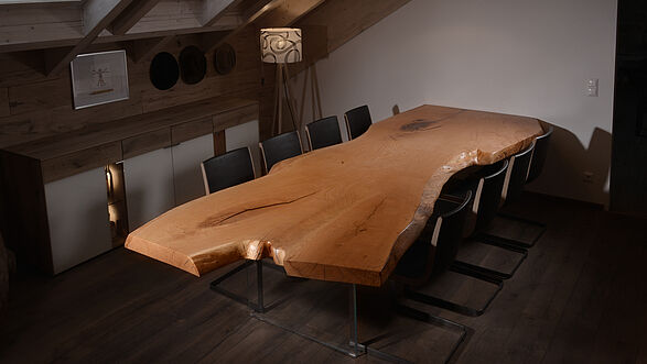 Tavolo da pranzo tavolo da tavolo con tronco d'albero di Stammdesign