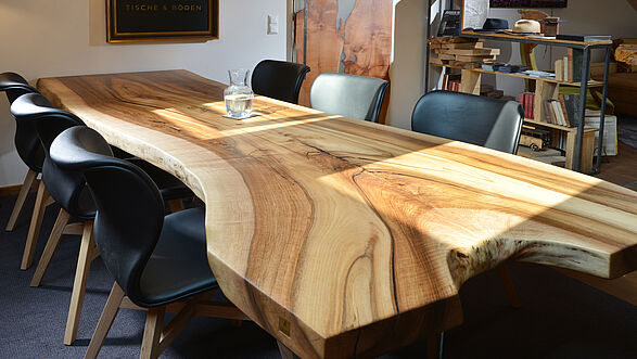 Holztisch massiv von Stammdesign