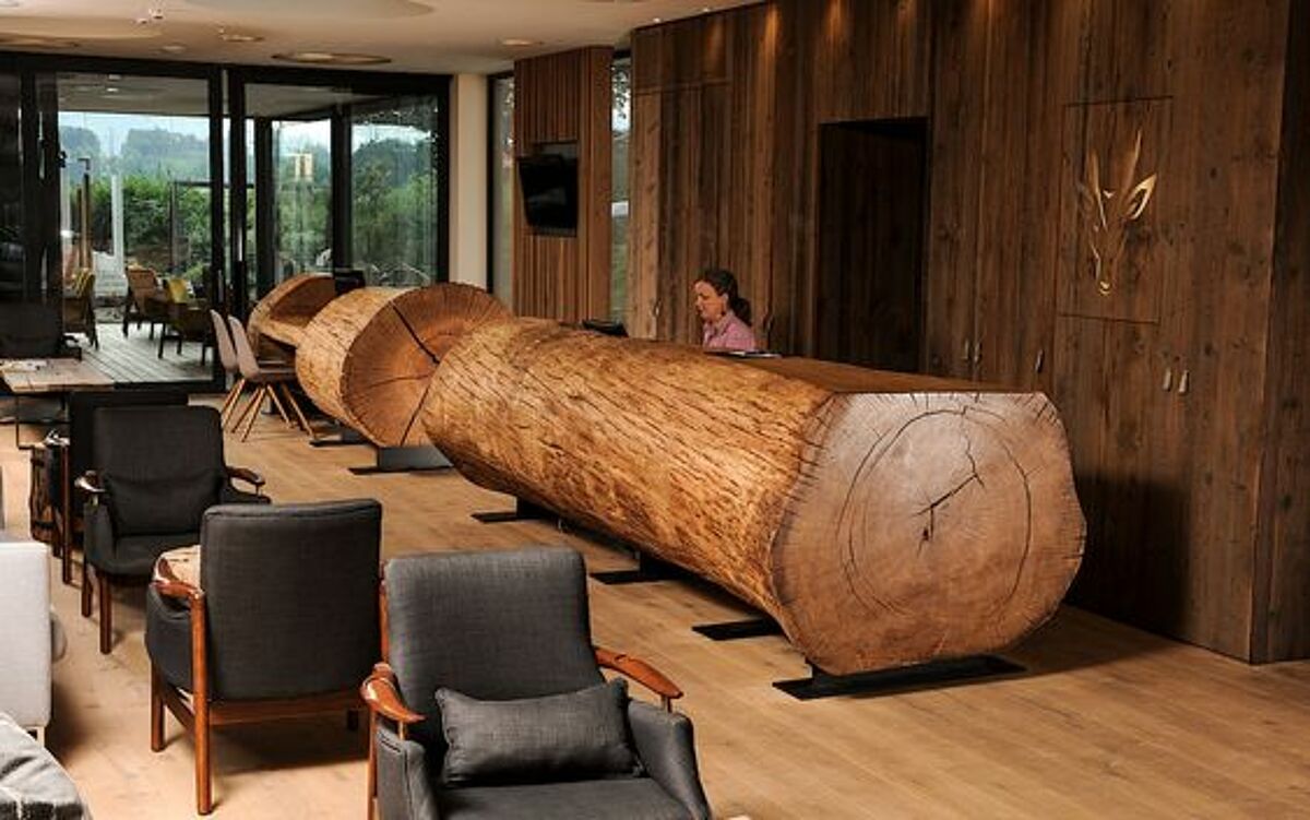 Мебель из массива дерева - натуральное жильё
