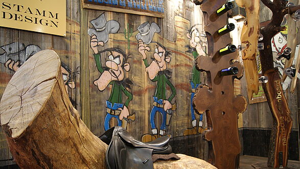 Wand mit Holzverkleidung von Stammdesign