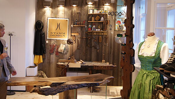 Wandverkleidung aus Holz von Stammdesign
