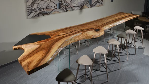 Mesa de tronco de árbol para gastronomía
