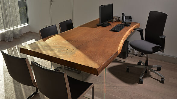 Mesa de oficina de tronco de árbol de Stammdesign