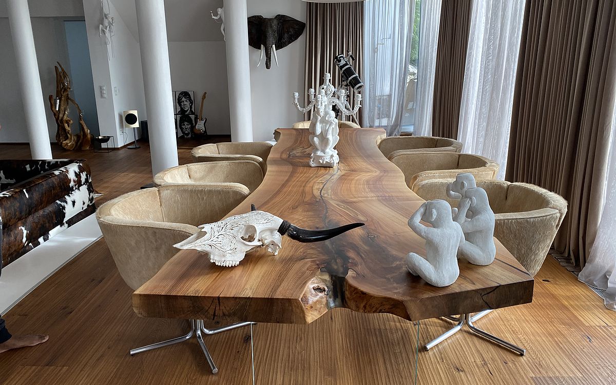 Einzigartige Wohnstile x Baumstamm Tische