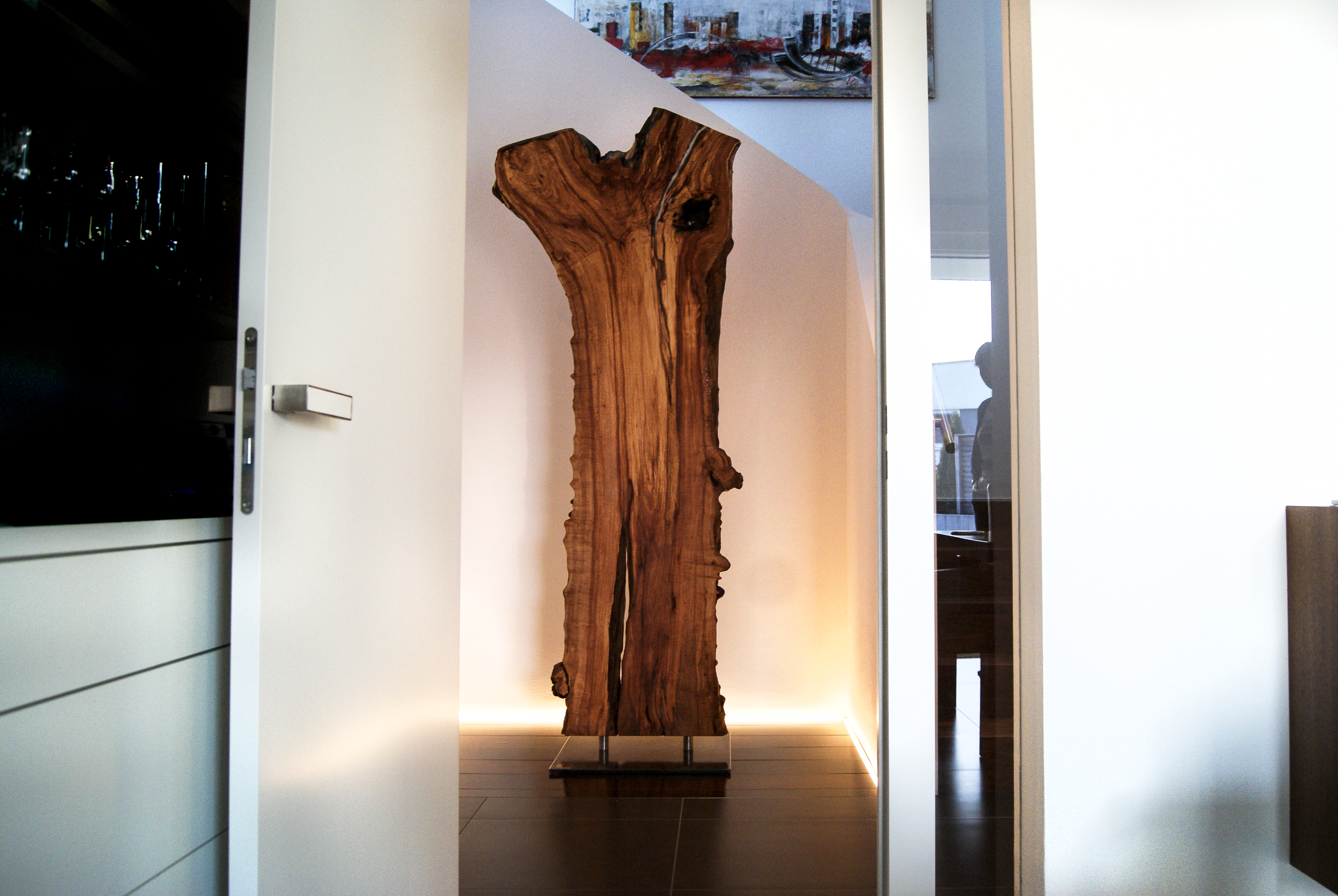 Escultura de madera de un tronco de árbol